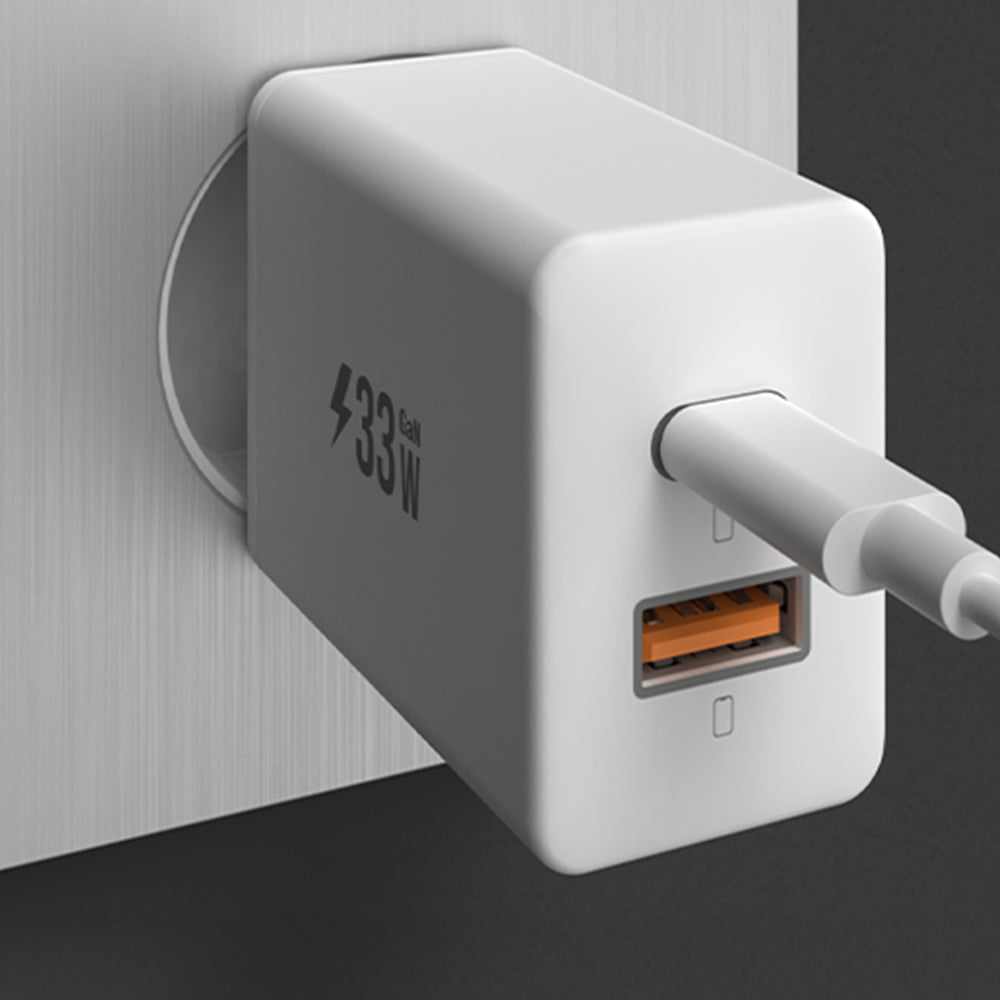Intelligently allocates power—up to 33W for a single device or 15W + 15W when both are in use. 