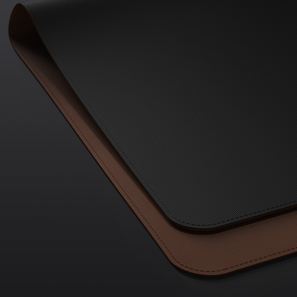 A secure anti-slip base keeps the mat firmly in place throughout the day.
The soft, noise-dampening surface reduces typing and writing sounds, helping you stay focused and undisturbed.
