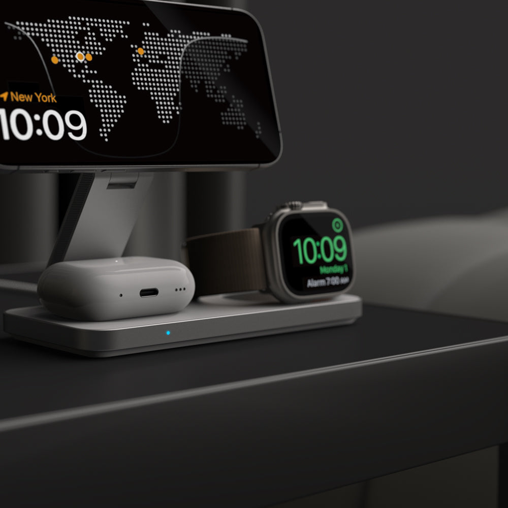 The soft LED indicator light is designed to provide clear charging status updates without disrupting your sleep. Whether on your bedside table or desk, the light remains unobtrusive while still functional.